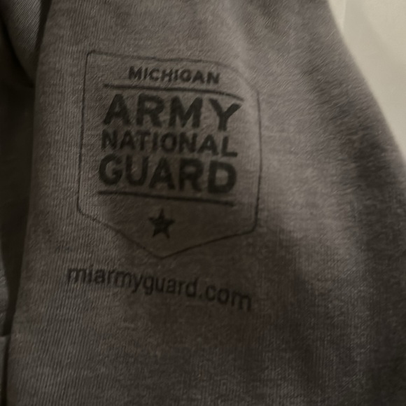 Medium new era, gray hoodie army National Guard logo with flag - Picture 7 of 8